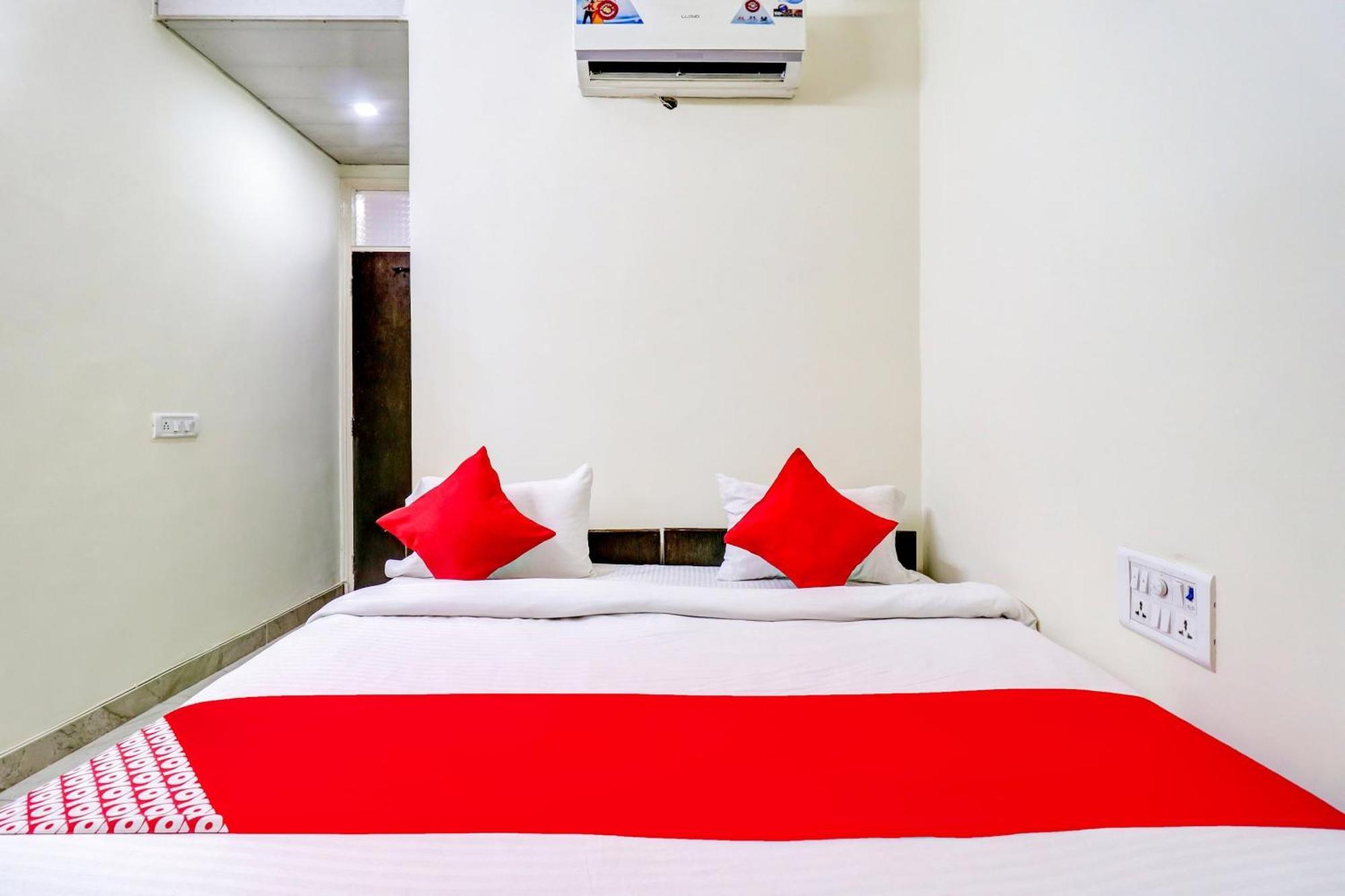 Hotel O Rs Hotels Near Pitampura Metro Delhi  Exterior foto